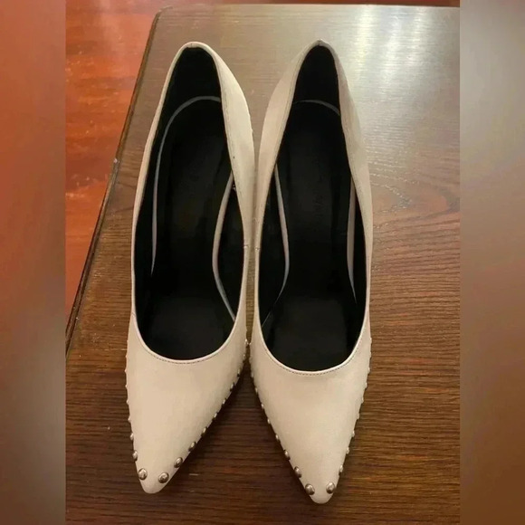 Wild Diva Lounge Studded pointed heels shoes. Little mark on the heal. S… - Picture 3 of 14